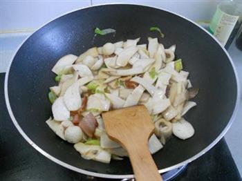 腊味菌菇烩鱼丸的做法步骤10