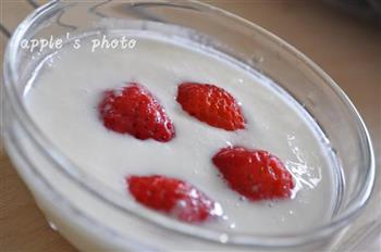 草莓酸奶的做法图解4