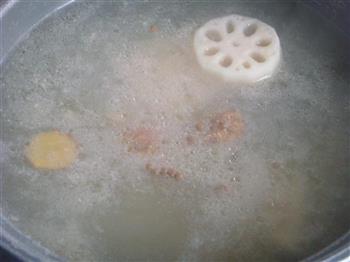 莲藕黄豆棒骨汤的做法步骤6
