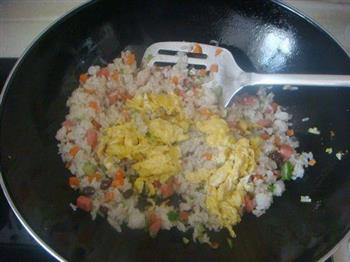 鸡蛋火腿炒饭的做法步骤5