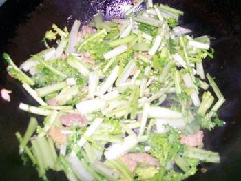 苔菜炒肉的做法步骤5