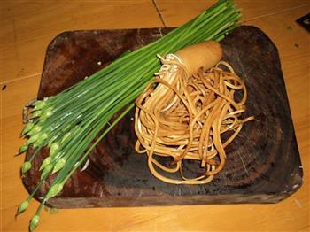 韭苔炒豆腐丝的做法步骤1