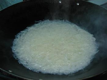 广式炒米粉的做法步骤2