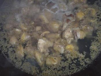 黑豆天麻老母鸡汤的做法步骤3