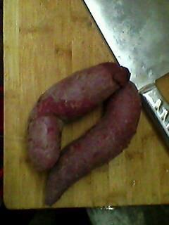 微波烤紫薯的做法步骤1