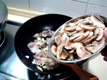 蚝油蘑菇肉片的做法步骤11