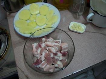 土豆粉蒸肉的做法步骤2