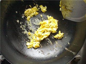 红枣鸡蛋炒饭的做法步骤4