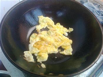 木耳炒鸡蛋的做法步骤3