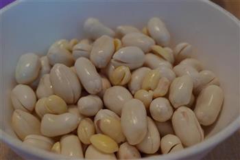花生黄豆炖猪蹄的做法步骤1