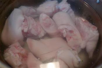 花生黄豆炖猪蹄的做法步骤2