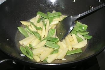 土豆焖油豆角的做法图解3