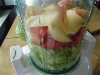 圆白菜番茄苹果汁的做法步骤3