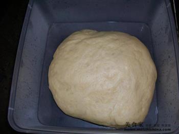 超薄葡萄干面包的做法步骤2