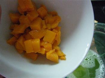 圆白油菜芒果汁的做法步骤8