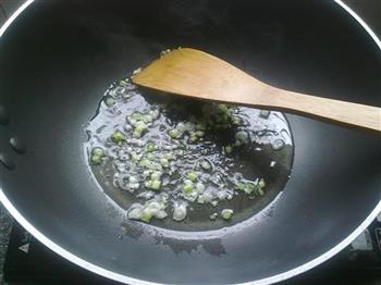 蚝油豆泡扒生菜的做法步骤2