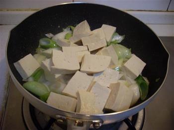 大葱烧豆腐的做法步骤5