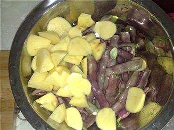 排骨炖芸豆土豆的做法步骤4