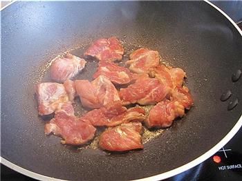 红绿双蔬配猪颈肉的做法步骤3