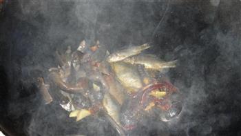 红烧杂鱼的做法步骤2