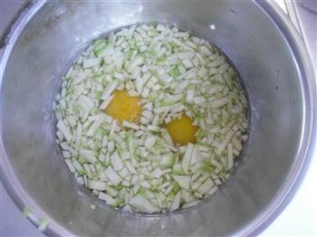 笋瓜鸡蛋煎饼的做法步骤2
