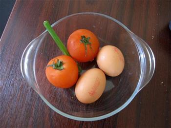 番茄炒鸡蛋的做法图解1