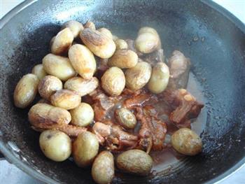 小土豆烧排骨的做法步骤7