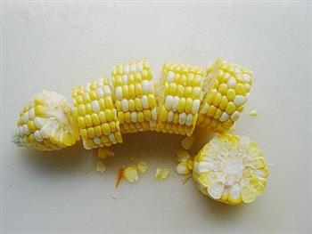 淮山玉米骨头汤的做法图解4