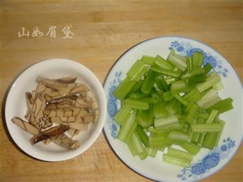 芹菜炒豆干的做法步骤1