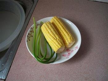 蒜苔炒玉米的做法步骤1