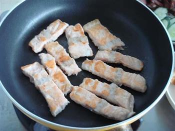 干煎三文鱼腩的做法图解4