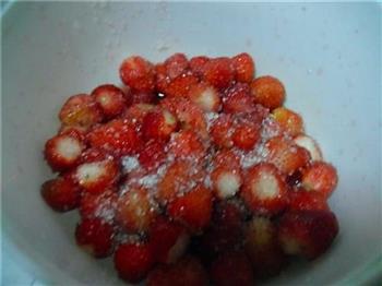 微波版草莓酱的做法步骤4
