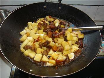 土豆红烧肉的做法步骤10