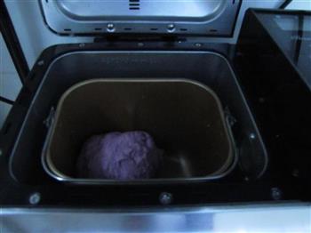 肉松馅紫薯面包的做法图解2
