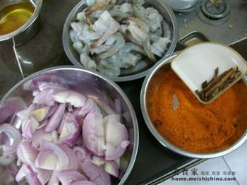 香辣咖喱虾的做法步骤1