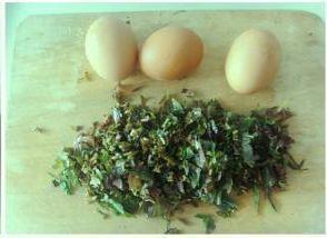 香椿芽煎鸡蛋的做法步骤2