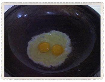 剁椒蚕豆炒鸡蛋的做法图解2