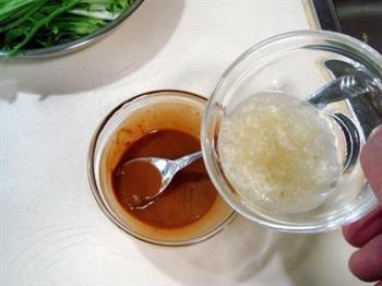 蒜汁麻酱拌苦菊的做法步骤3