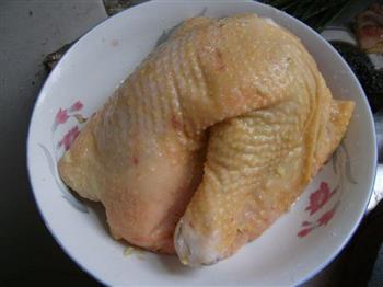 姜葱隔水蒸鸡的做法步骤1