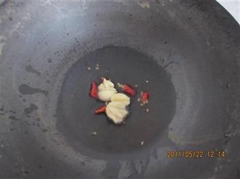 青椒香肠的做法图解3