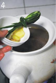 茶树菇土鸡汤的做法图解4