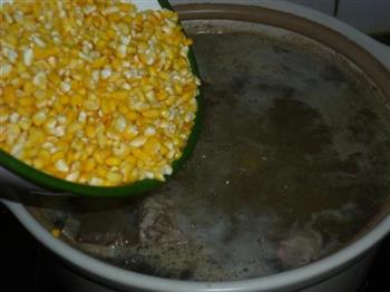玉米大骨汤的做法步骤4