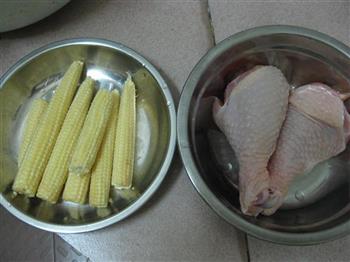玉米笋豉油鸡腿的做法步骤1