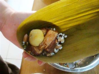 蛋黄香菇肉粽的做法步骤11