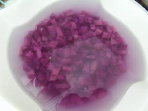 紫薯提子粽的做法步骤2
