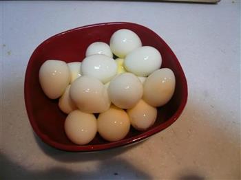 卤鹌鹑蛋的做法步骤2
