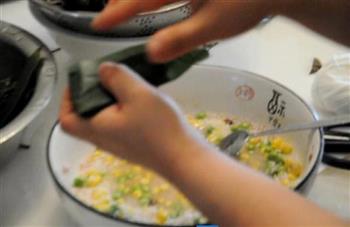 豌豆玉米粽子的做法步骤5