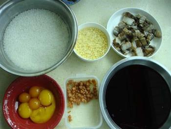 瑶柱腊肉蛋黄粽的做法步骤1