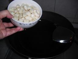 八宝咸蛋黄肉粽子的做法步骤8