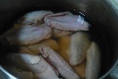 香菇烧鸡翅的做法步骤2